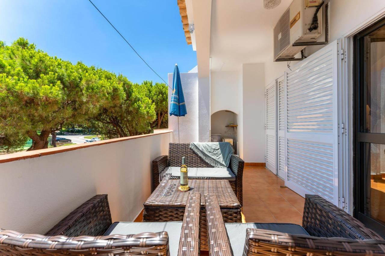 Pine Trees Penthouse Apartment Olhos de Agua  Exterior photo