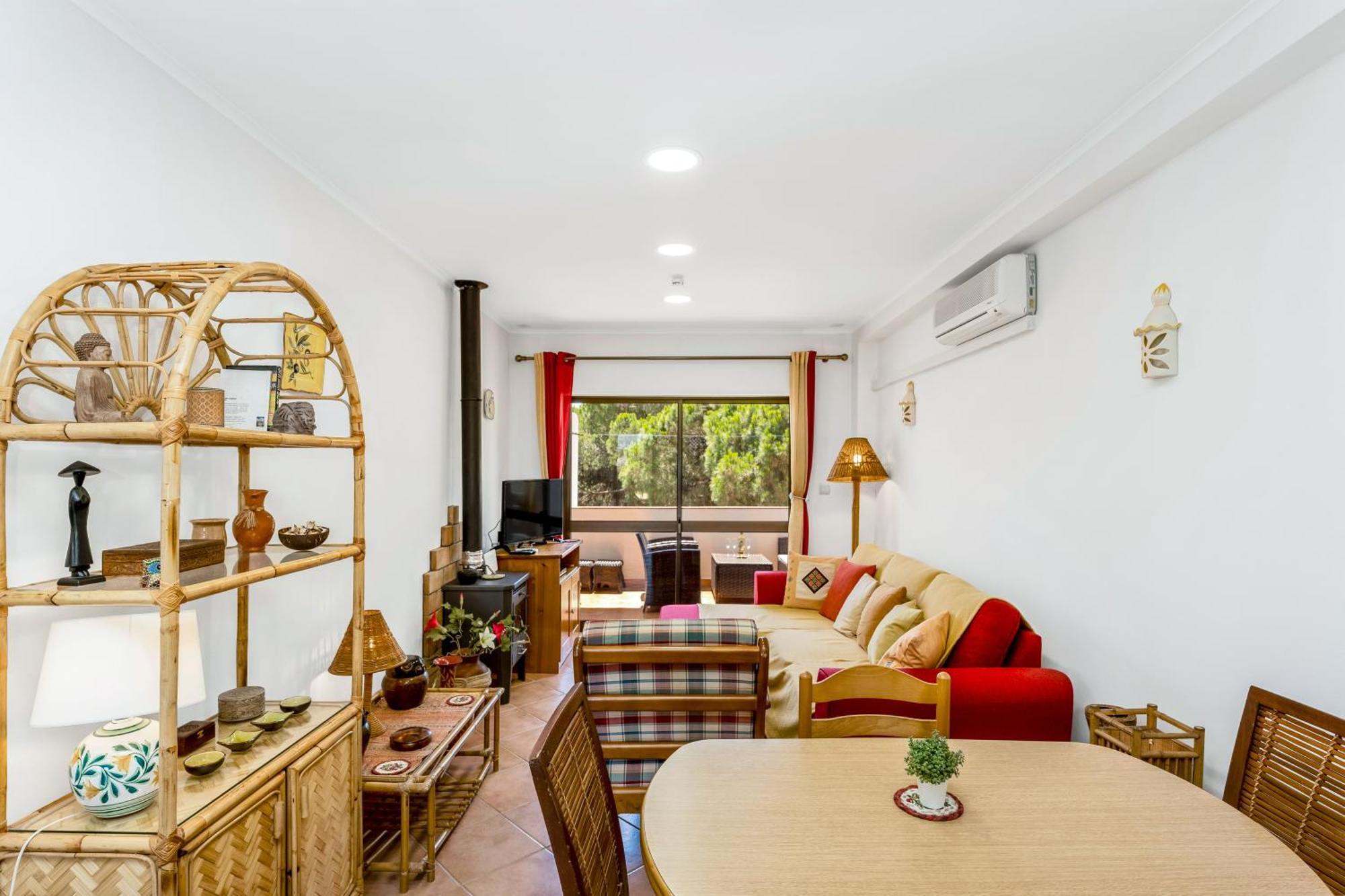 Pine Trees Penthouse Apartment Olhos de Agua  Exterior photo