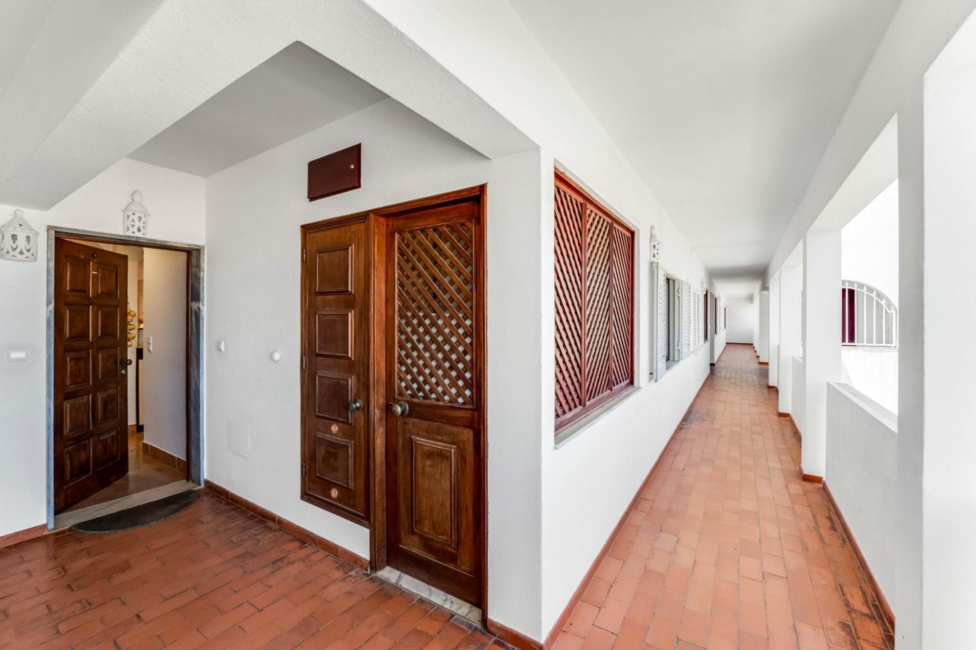 Pine Trees Penthouse Apartment Olhos de Agua  Exterior photo